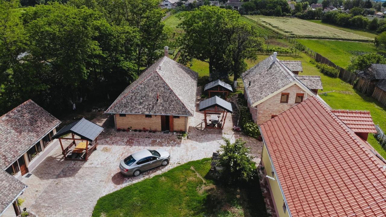 Bed and Breakfast Sobe Kod Baje - Baranjska Kuca Karanac Exterior foto
