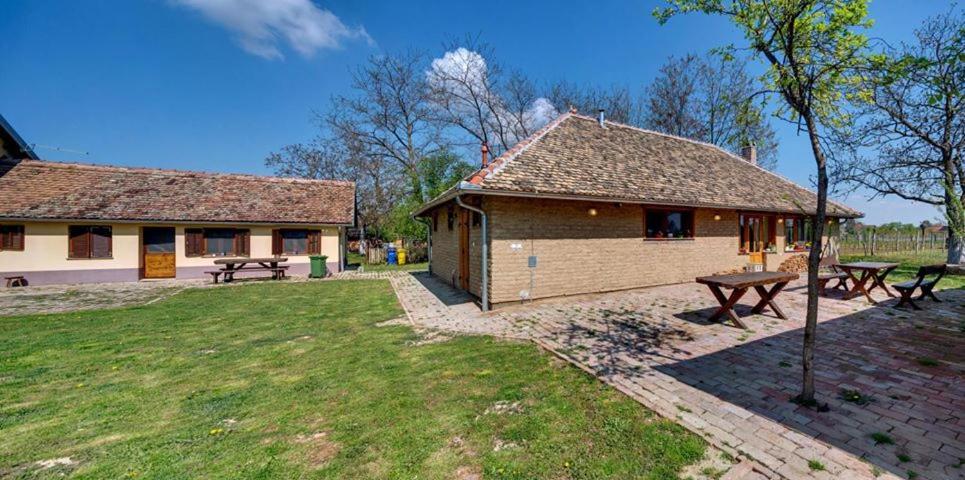 Bed and Breakfast Sobe Kod Baje - Baranjska Kuca Karanac Exterior foto